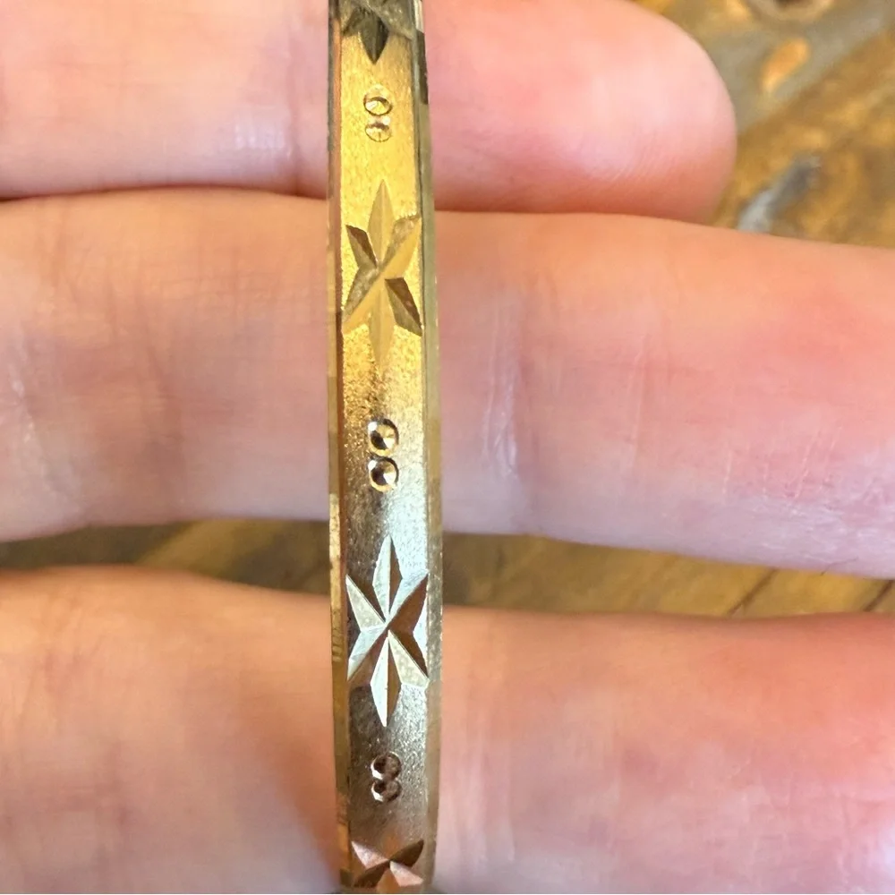 Vintage Gold Tone Children’s 2” Diameter Star Diamond Cut Bangle Bracelet
